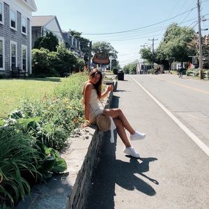 Meet your Posher, Chloe